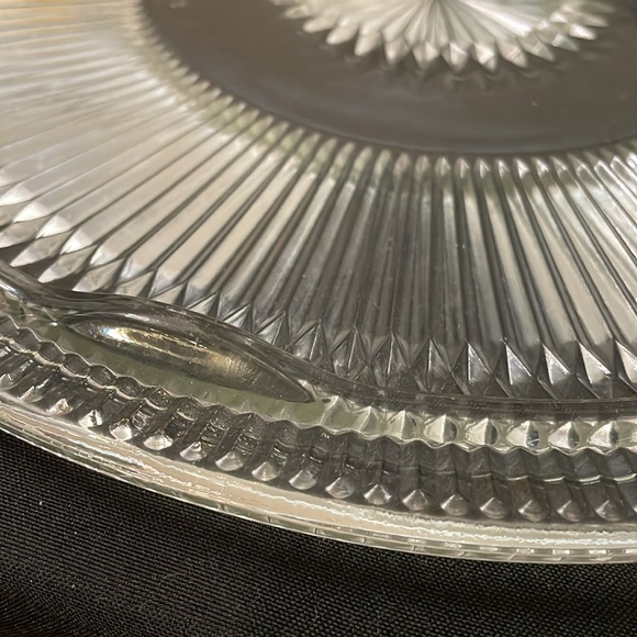 Depression Jeanette Glass Anniversary Plate - Picture 3 of 5